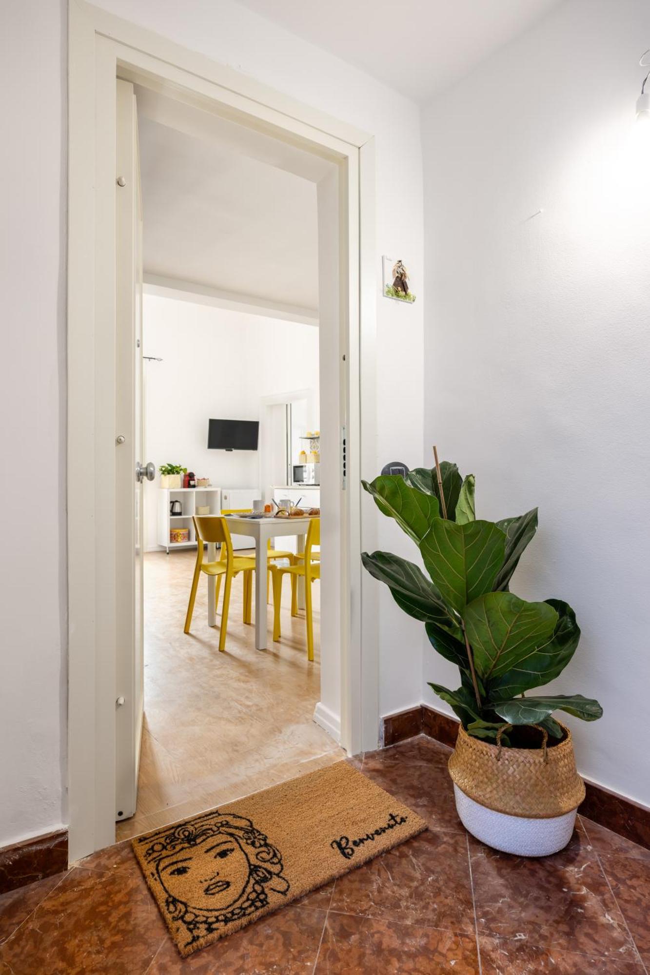 Agata E Rosalia 2 Bedroom Flat At The Quattro Canti Palermo Esterno foto